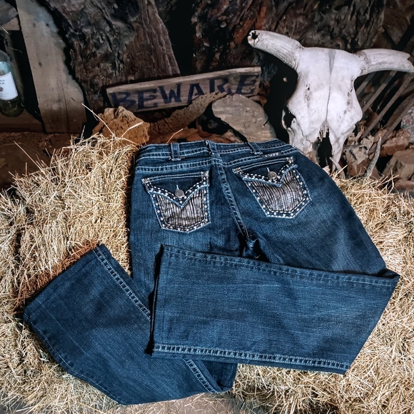 Cowgirl tuff bootcut Jeans - Picture 3 of 6